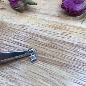 Diamond solitaire pendant (new)